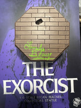 Load image into Gallery viewer, Linda Blair signed Exorcist statue JSA Trick Or Treat Studios LAST ONE!!!