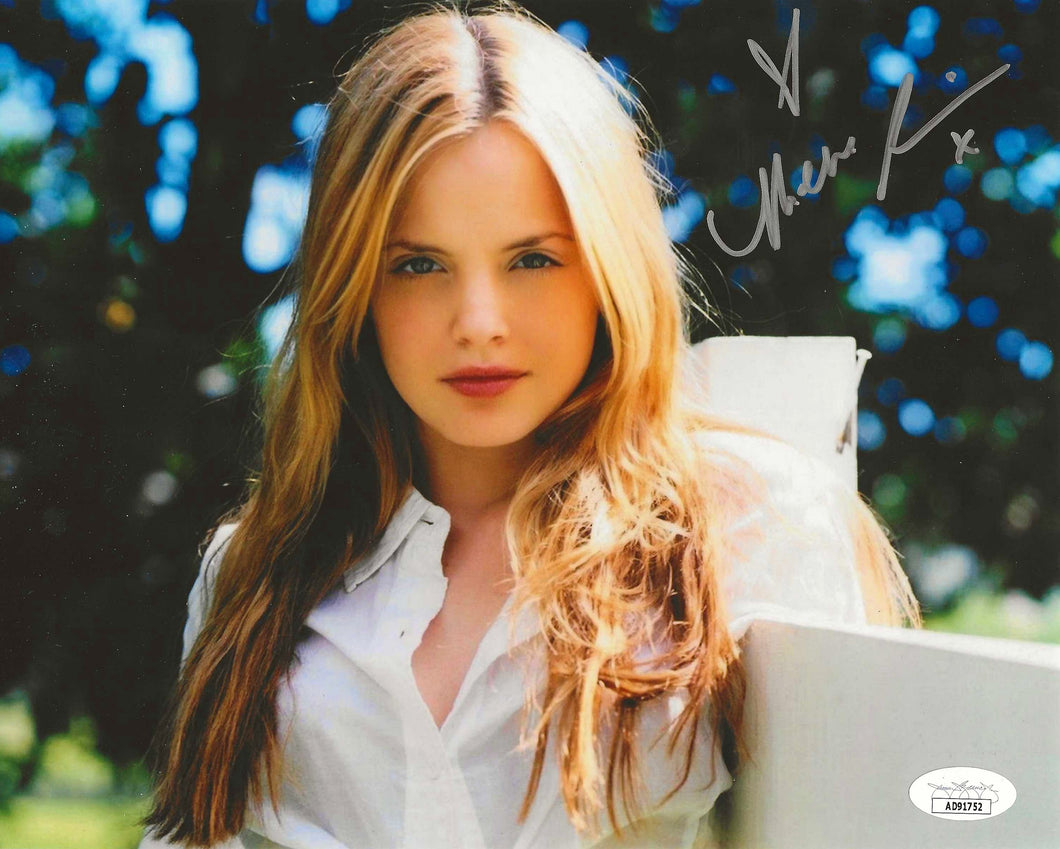 Mena Suvari signed 8x10